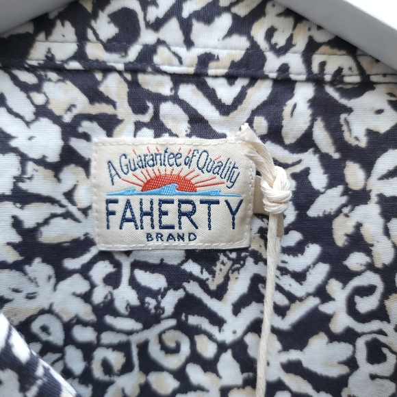 Faherty Short Sleeve Stretch Playa Shirt In Washed Black Hilo Floral - Picture 5 of 9